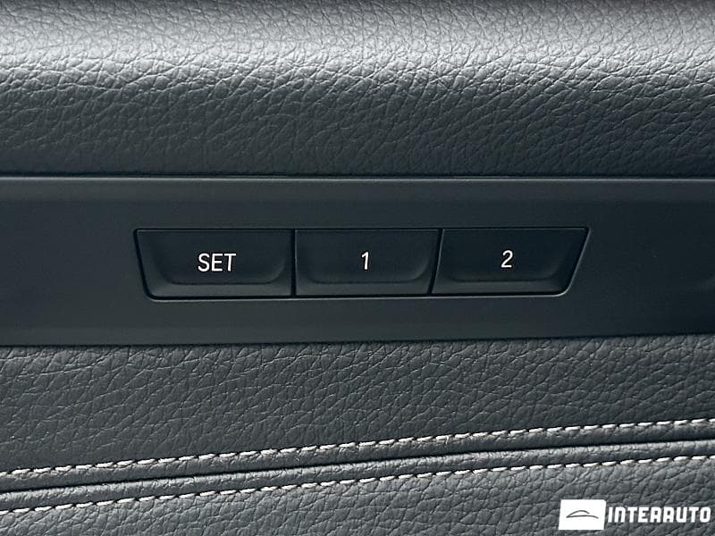 2020 BMW 545e — Miniatură 22