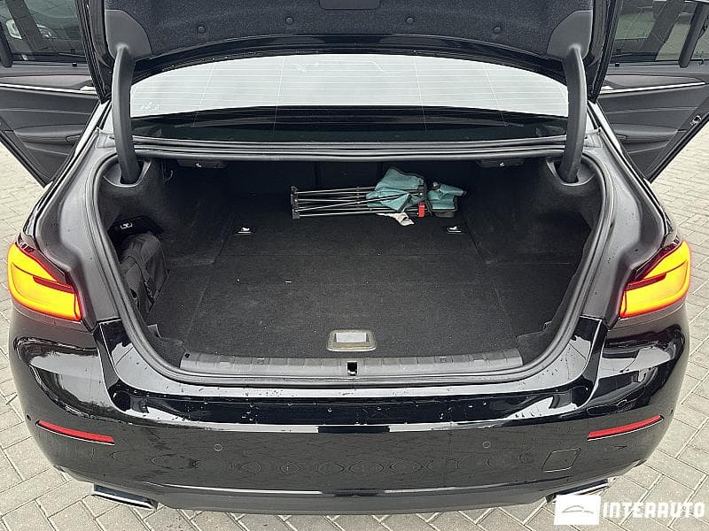 2020 BMW 545e — Miniatură 27