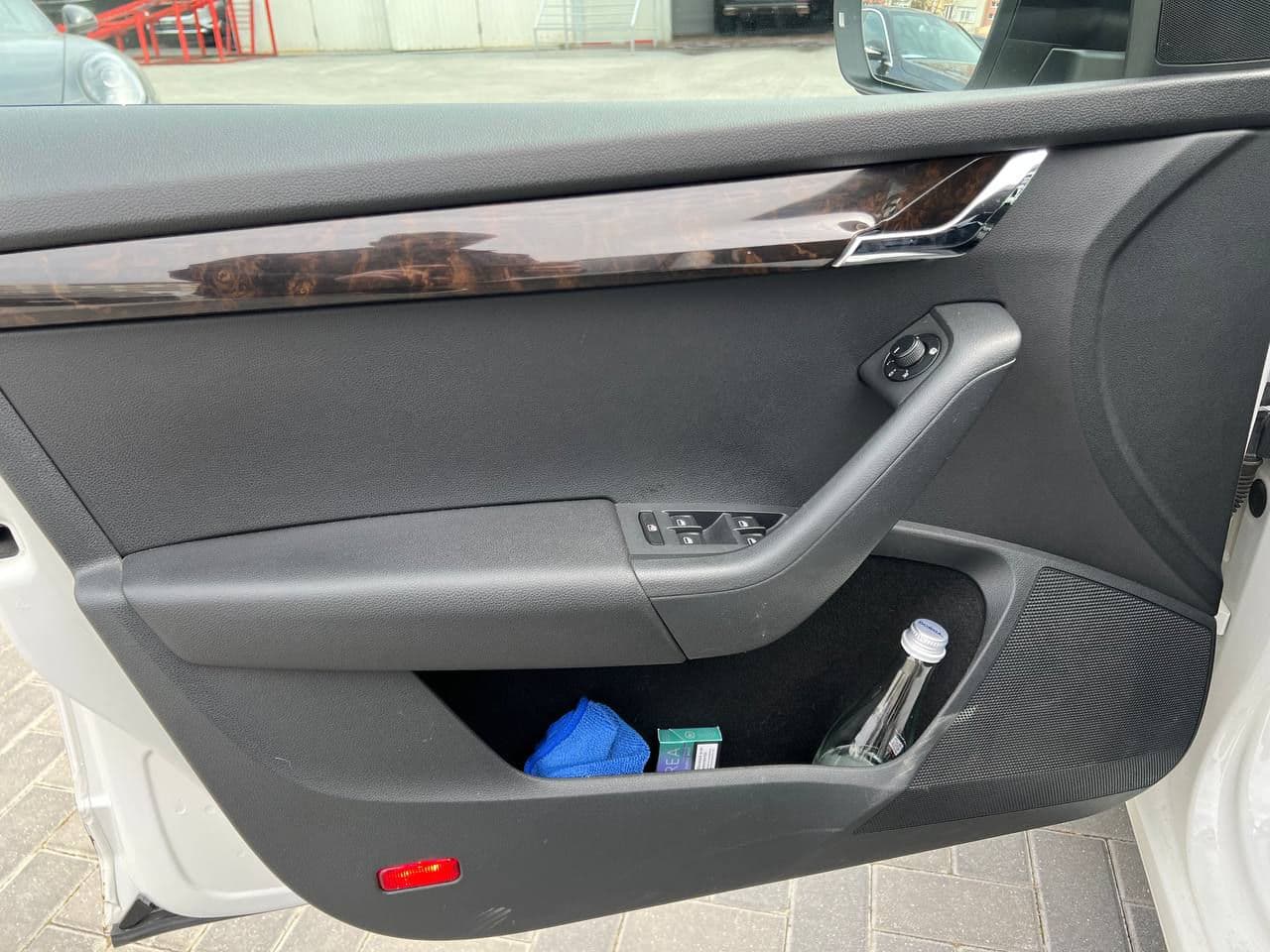 2014 Skoda Octavia — Miniatură 5