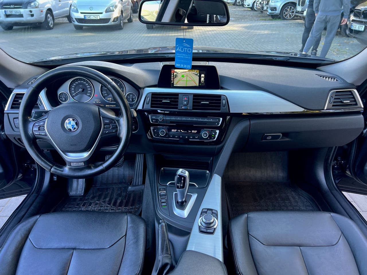 2017 BMW 320 GT — Miniatură 12