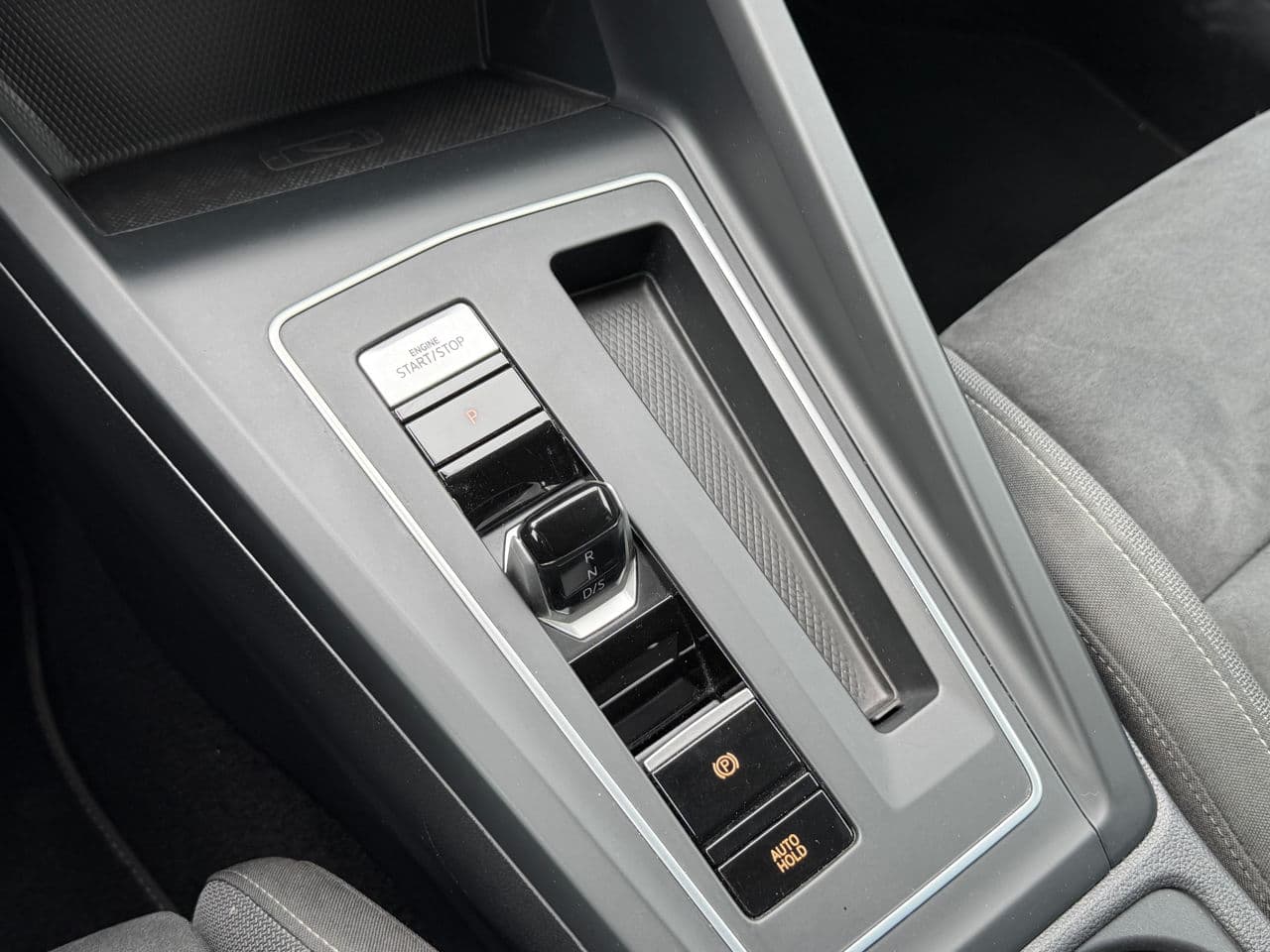 2021 Volkswagen Golf eHybrid — Miniatură 14
