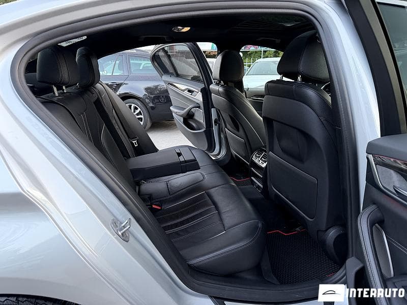 2018 BMW 530e — Miniatură 17