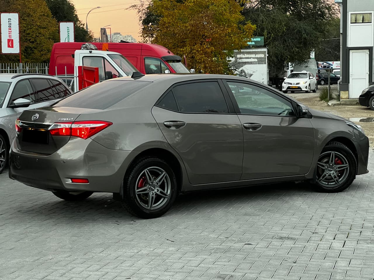 2017 Toyota Corolla — Miniatură 3