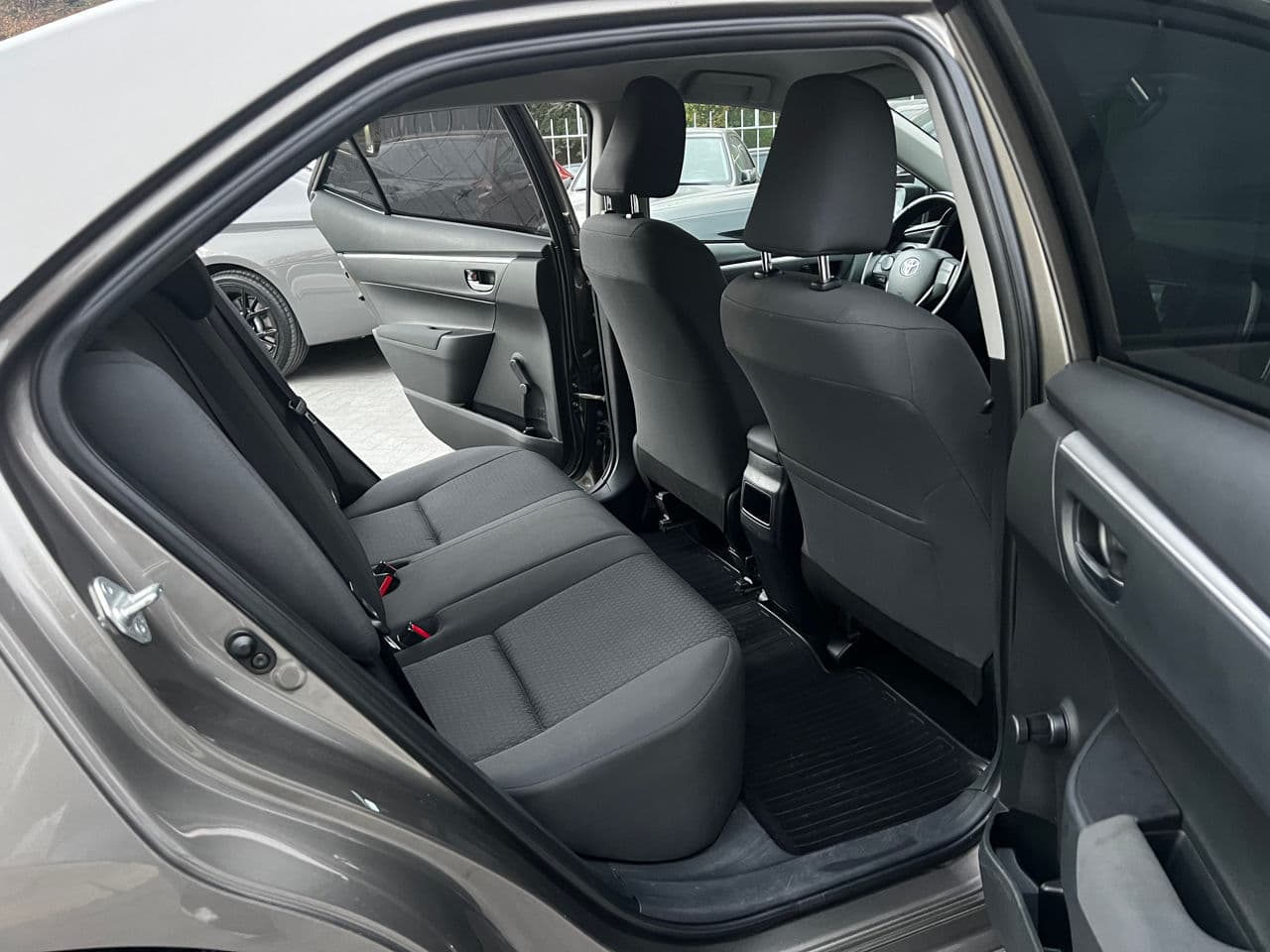 2017 Toyota Corolla — Miniatură 16