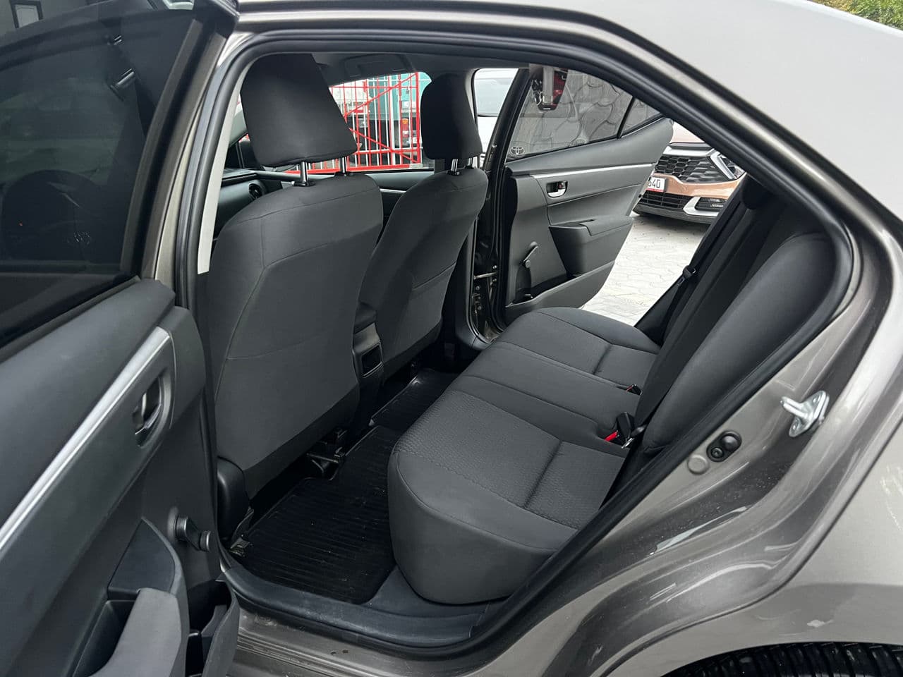 2017 Toyota Corolla — Miniatură 15