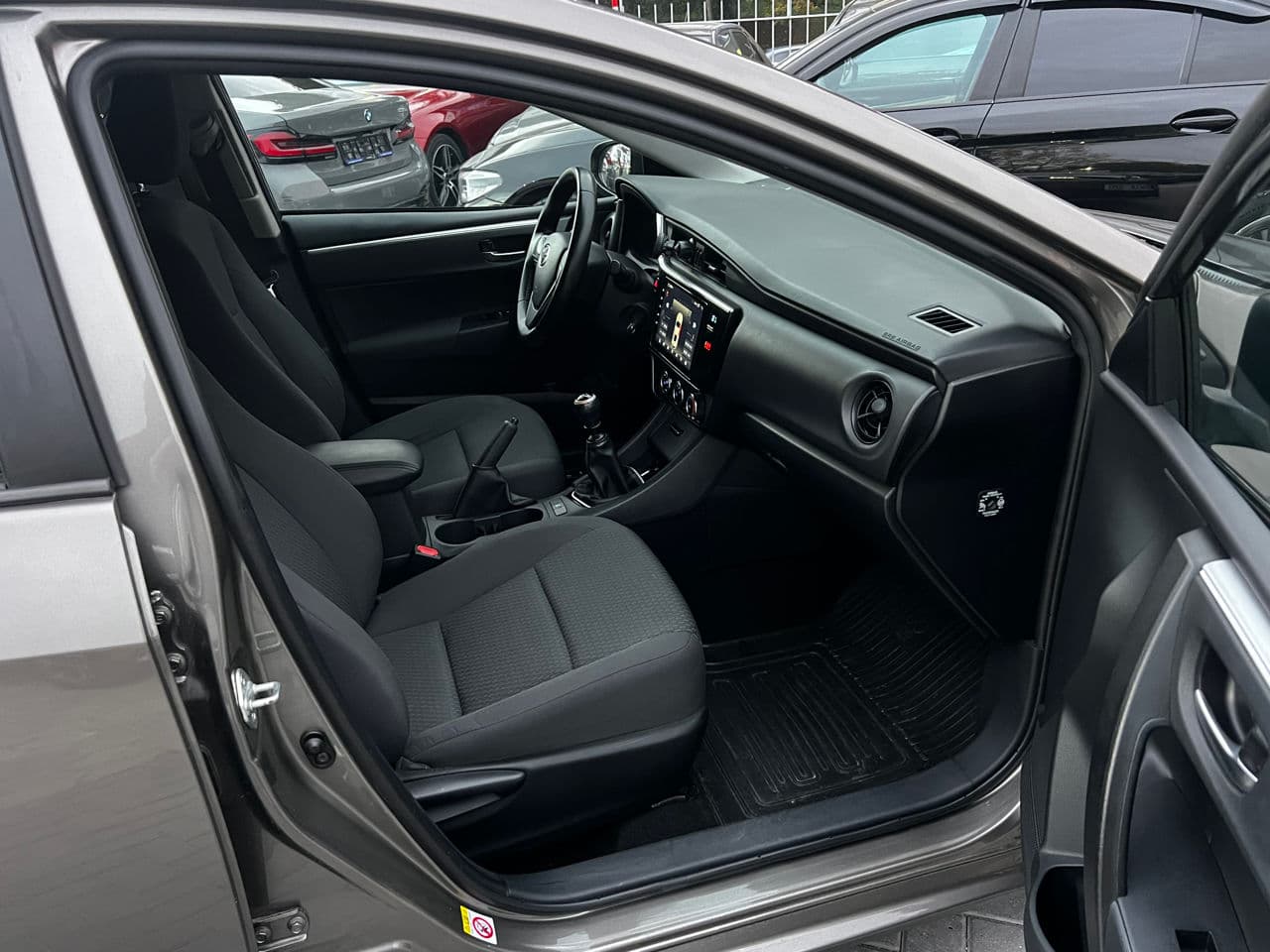 2017 Toyota Corolla — Miniatură 14