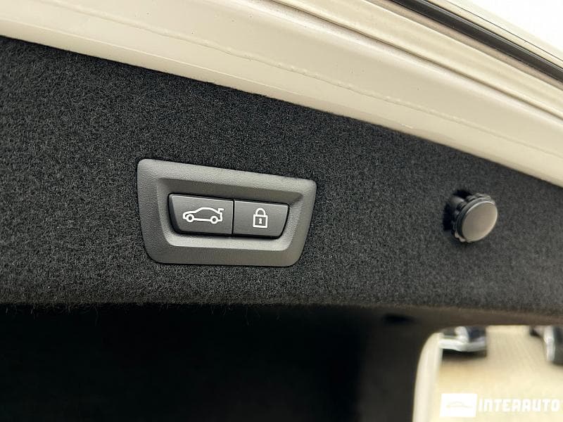 2016 BMW 740e — Miniatură 21