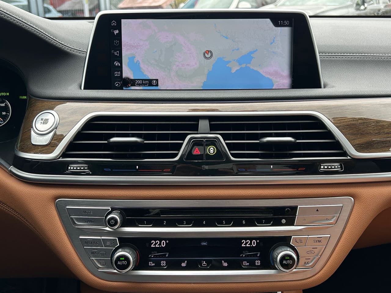 2016 BMW 740e — Miniatură 12