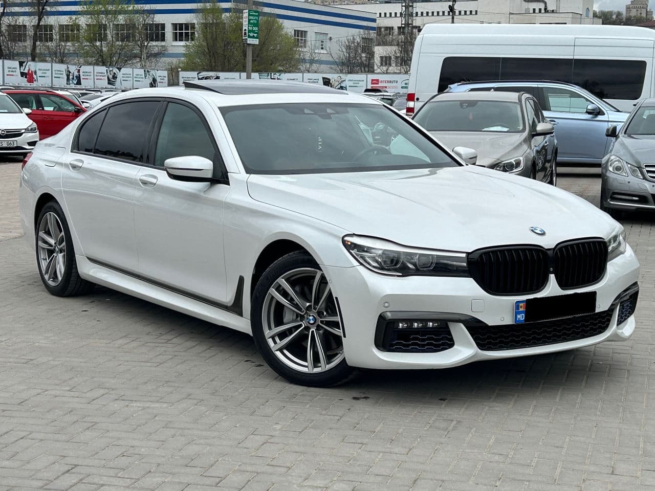 2016 BMW 740e — Miniatură 4