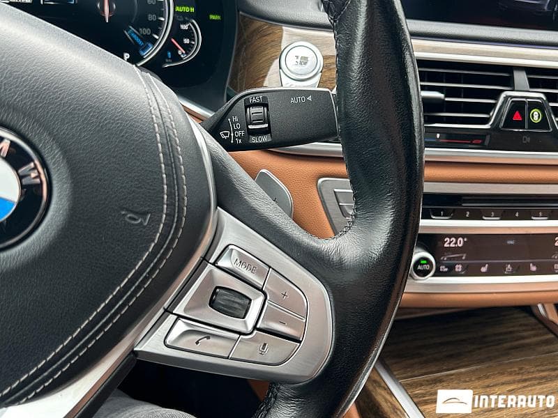 2016 BMW 740e — Miniatură 10