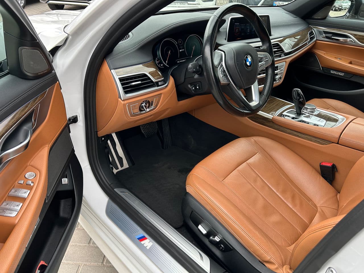 2016 BMW 740e — Miniatură 5