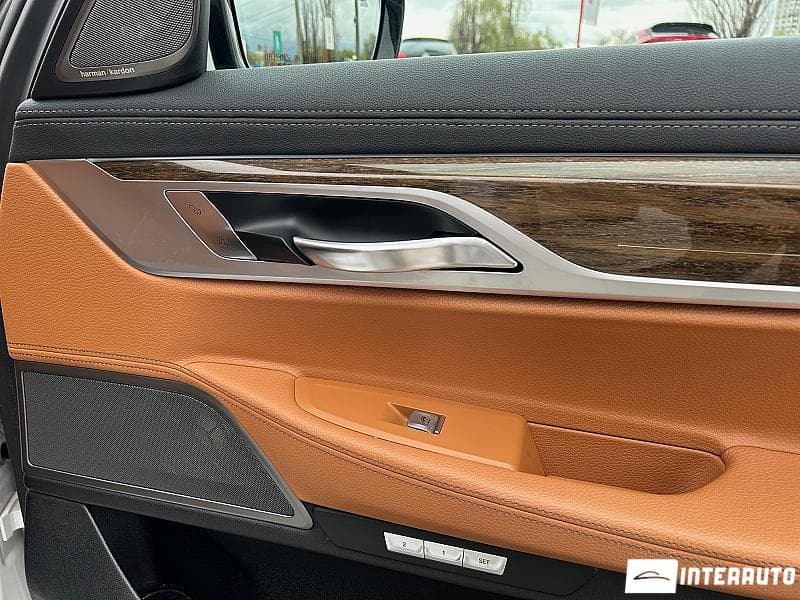 2016 BMW 740e — Miniatură 19