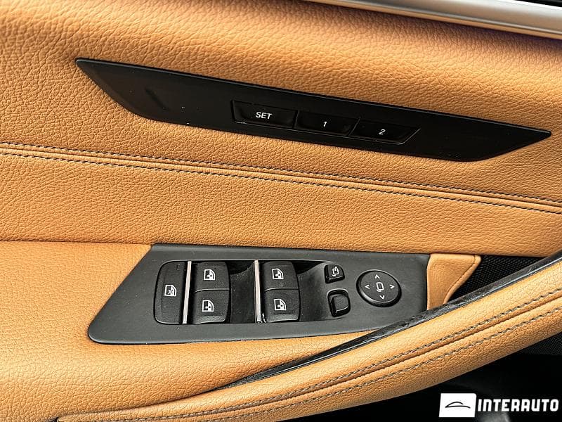 2017 BMW 530 — Miniatură 18