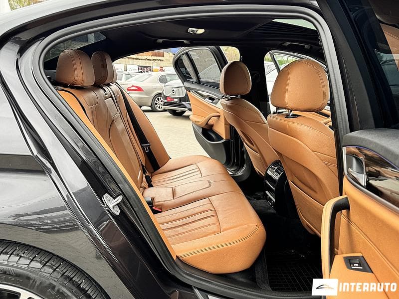 2017 BMW 530 — Miniatură 14