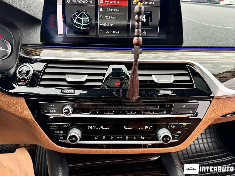 2017 BMW 530 — Miniatură 11