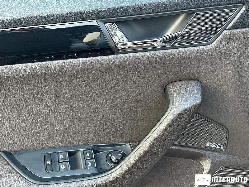 2015 Skoda Superb — Miniatură 17