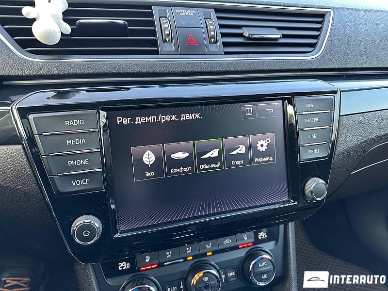 2015 Skoda Superb — Miniatură 12