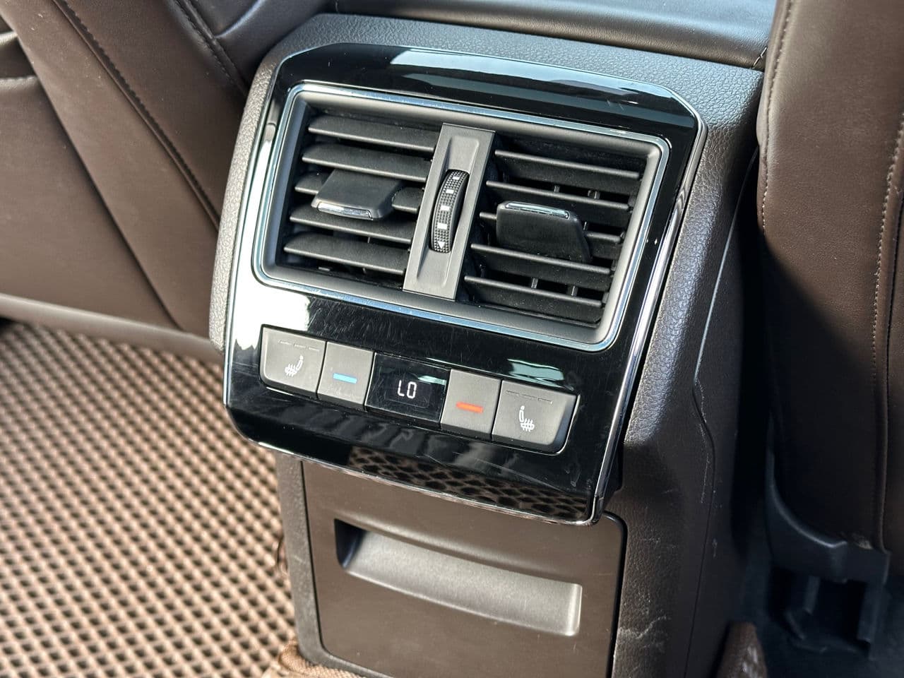 2015 Skoda Superb — Miniatură 16