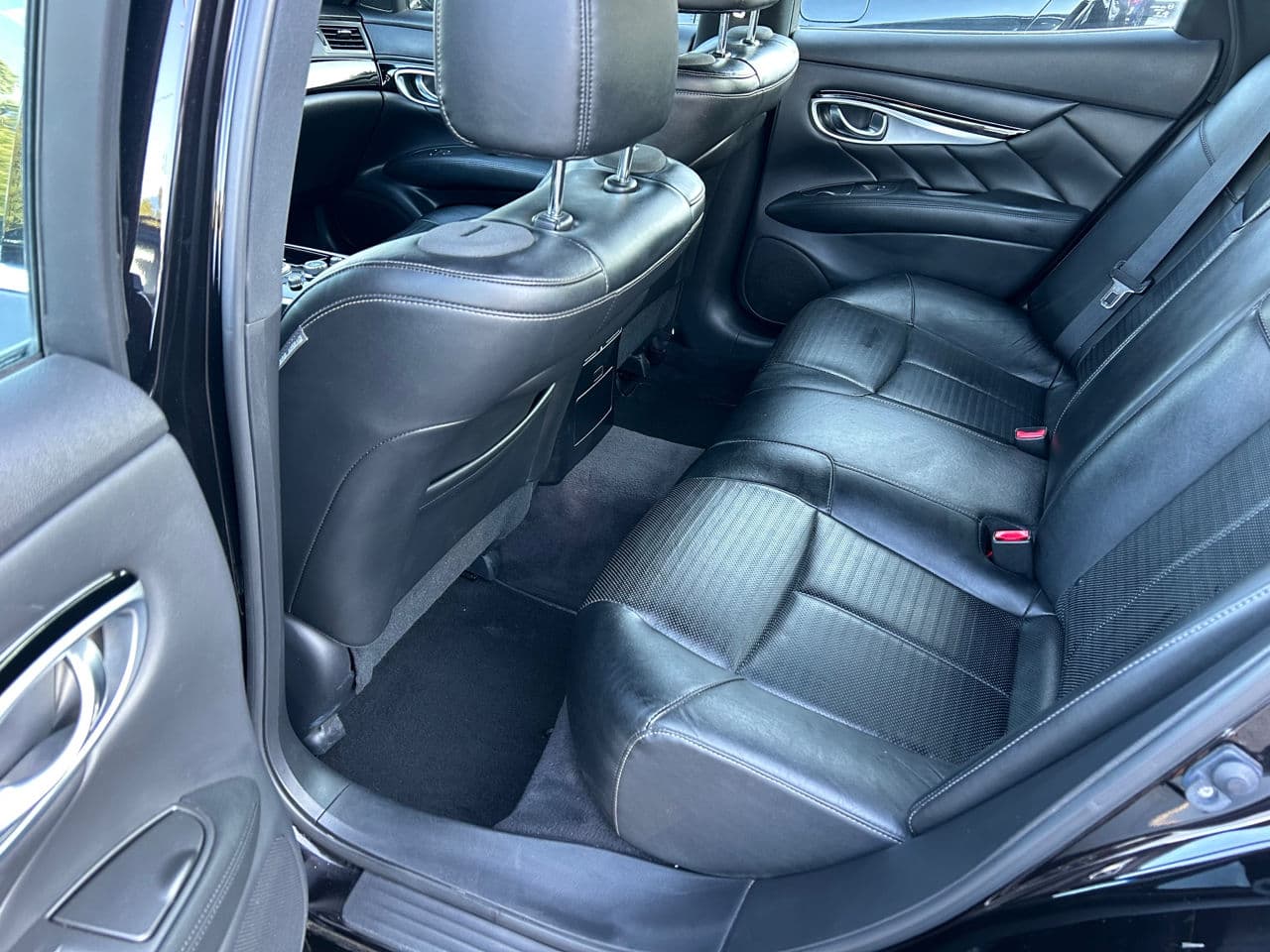 2018 Infiniti Q70 — Miniatură 17