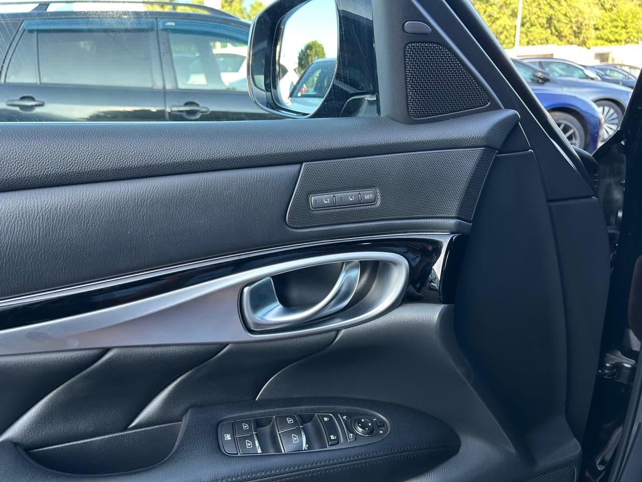 2018 Infiniti Q70 — Miniatură 6