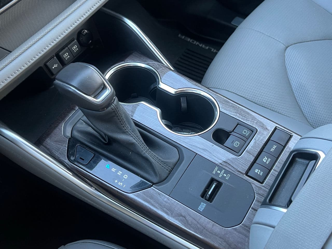 2021 Toyota Highlander — Miniatură 16