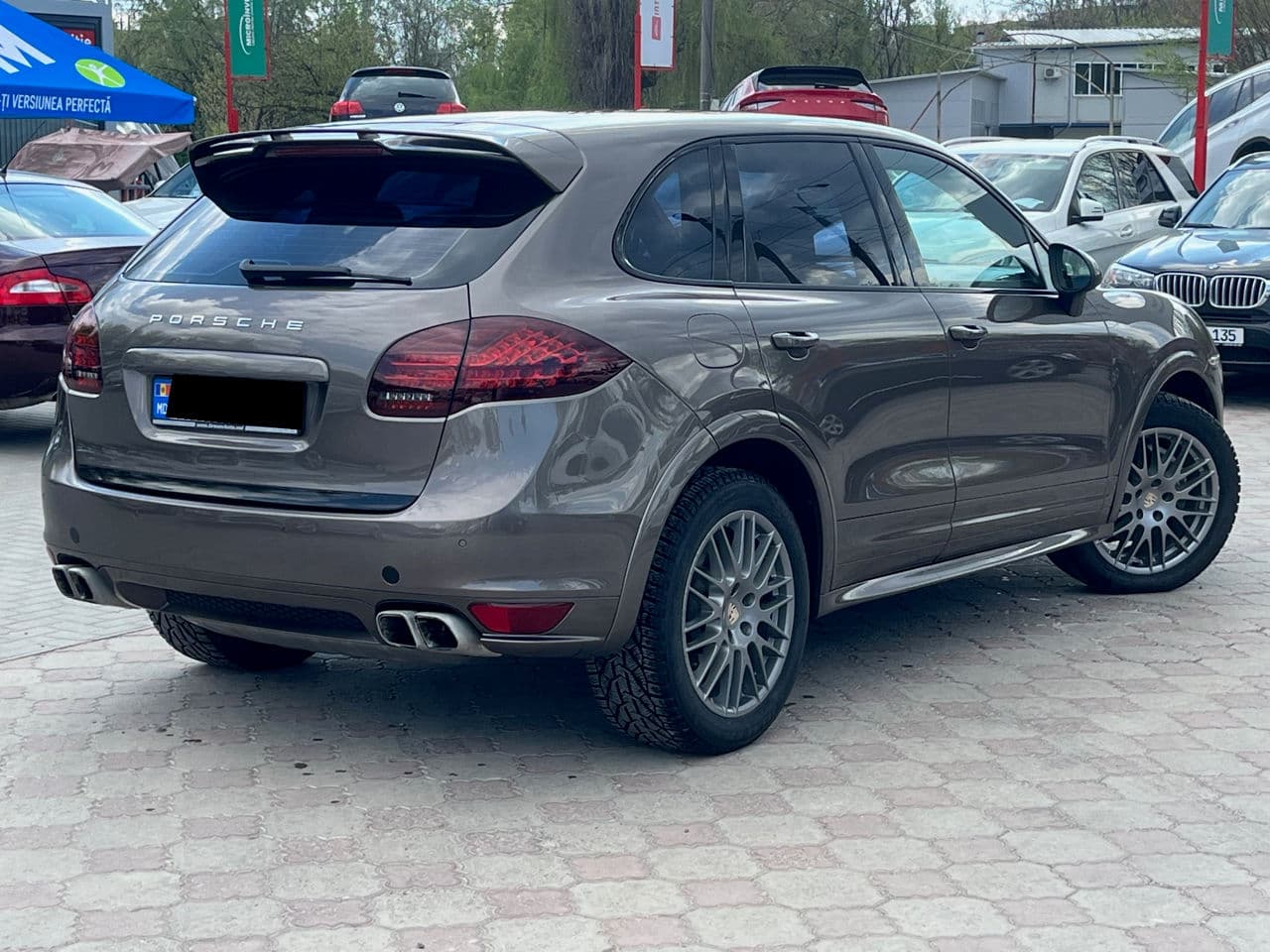2012 Porsche Cayenne — Miniatură 3