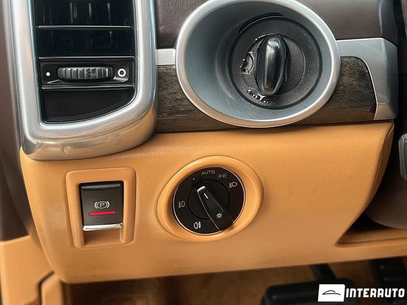2012 Porsche Cayenne — Miniatură 9