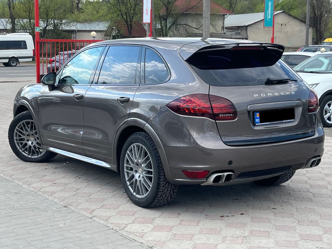 2012 Porsche Cayenne — Miniatură 2