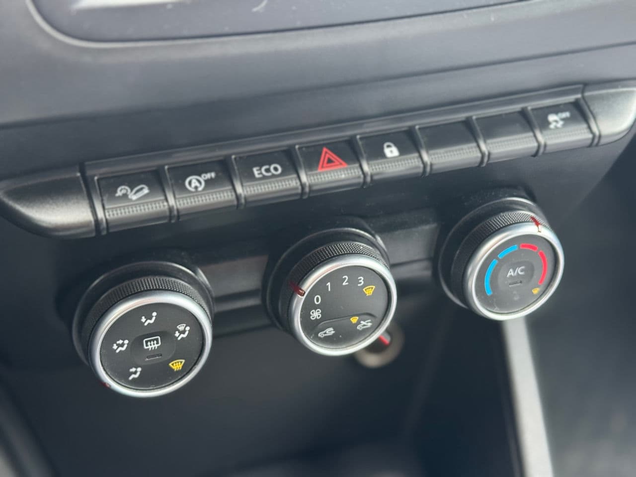 2021 Dacia Duster — Miniatură 13
