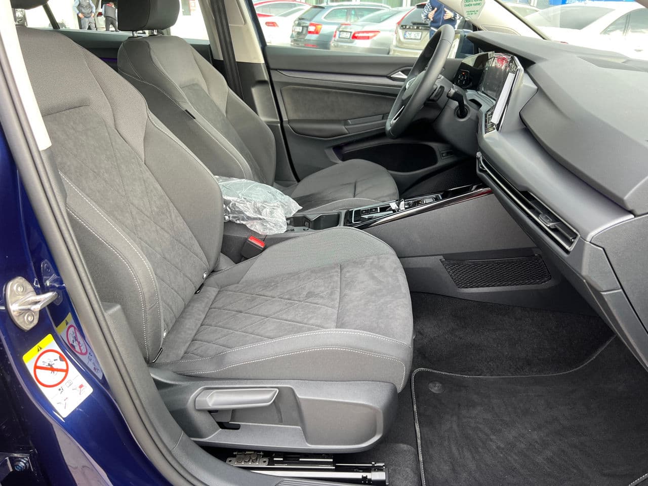 Volkswagen Golf eHybrid 2024 — Миниатюра 20