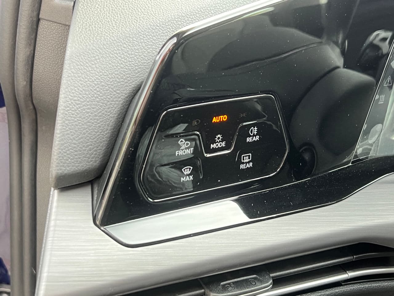 Volkswagen Golf eHybrid 2024 — Миниатюра 9