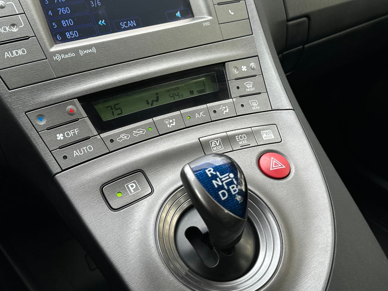 2014 Toyota Prius — Miniatură 11
