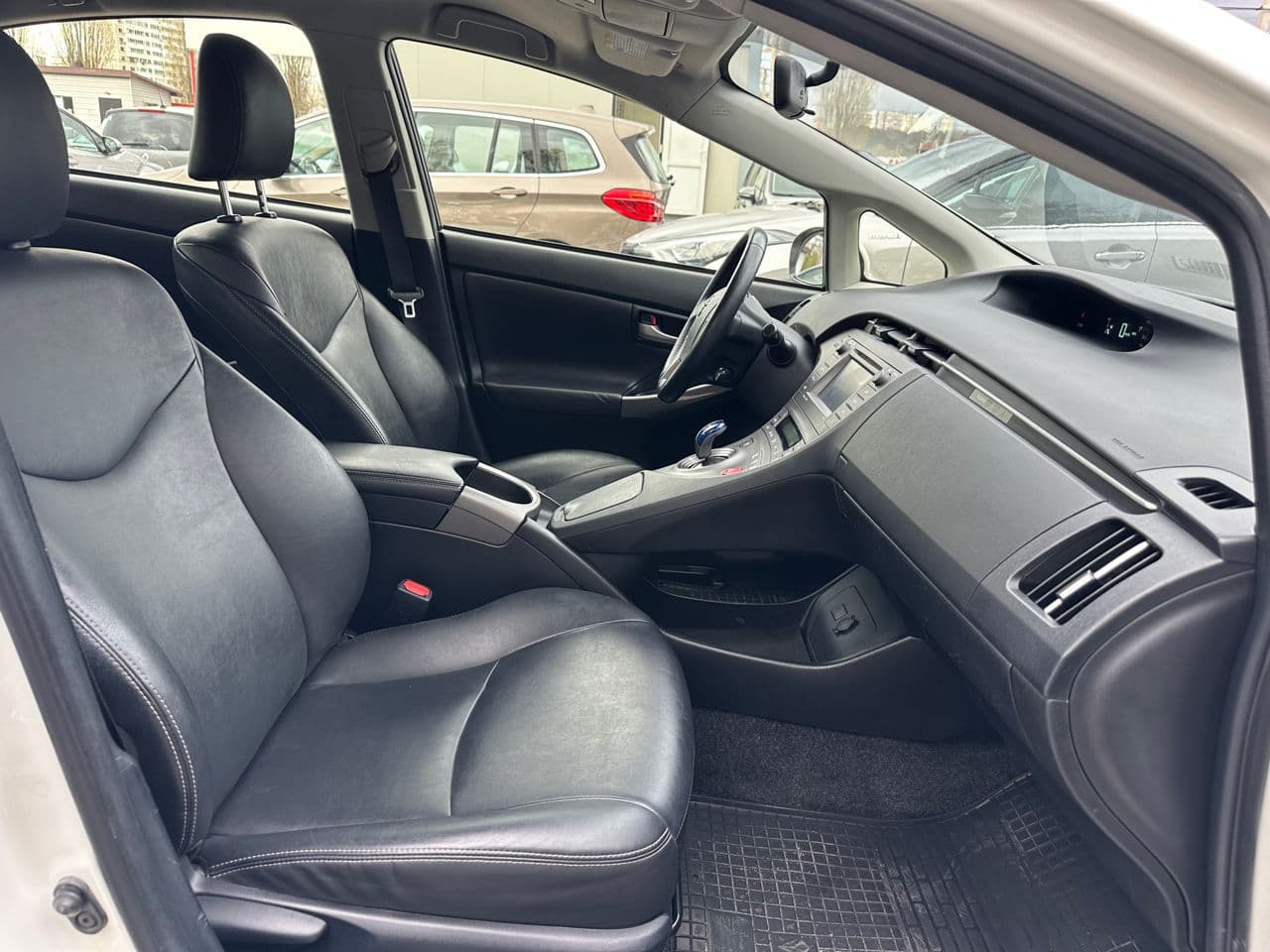 2014 Toyota Prius — Miniatură 12