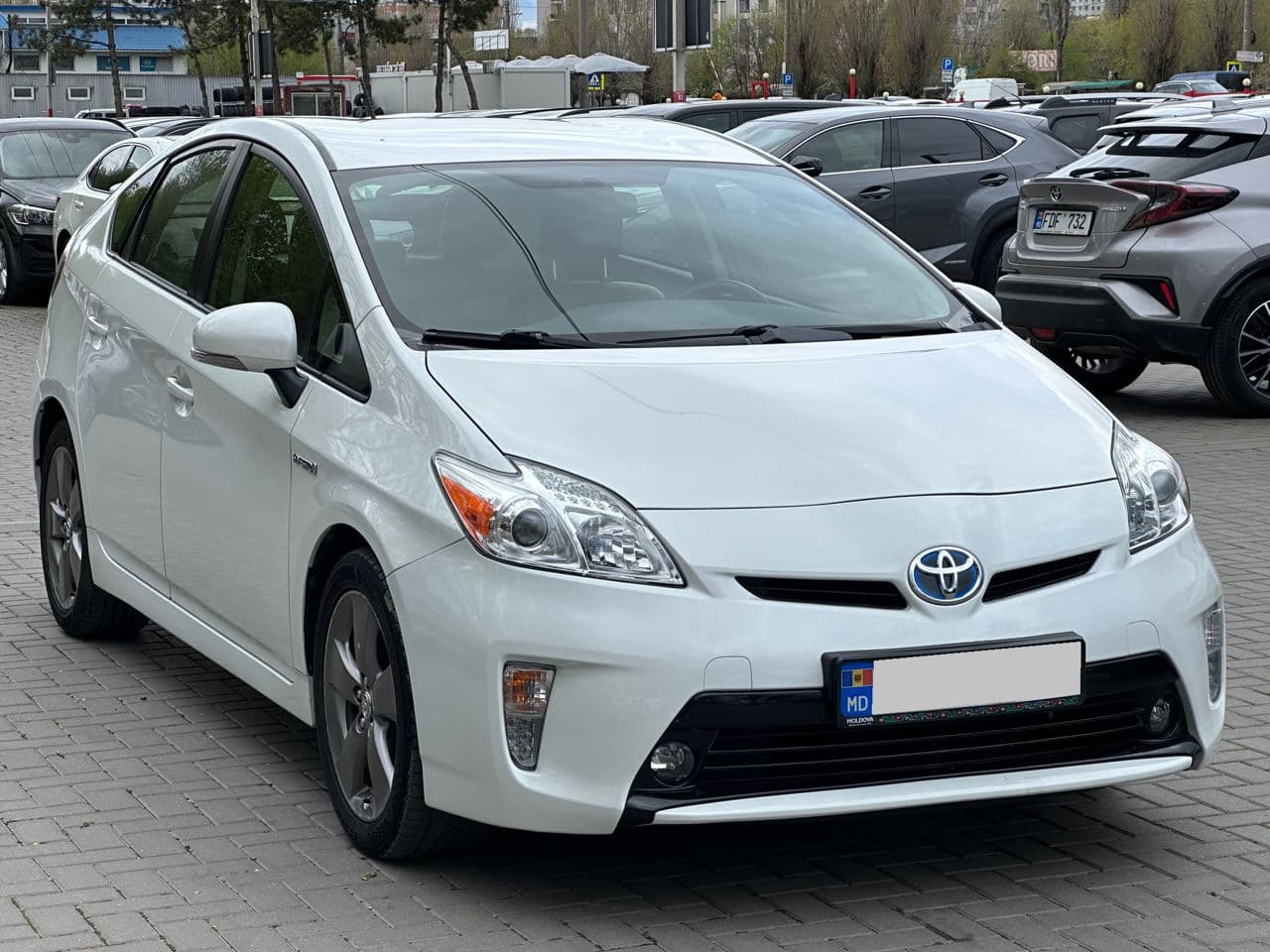 2014 Toyota Prius — Miniatură 3