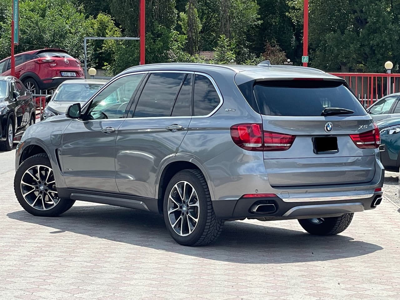 2017 BMW X5 4.0e — Miniatură 2