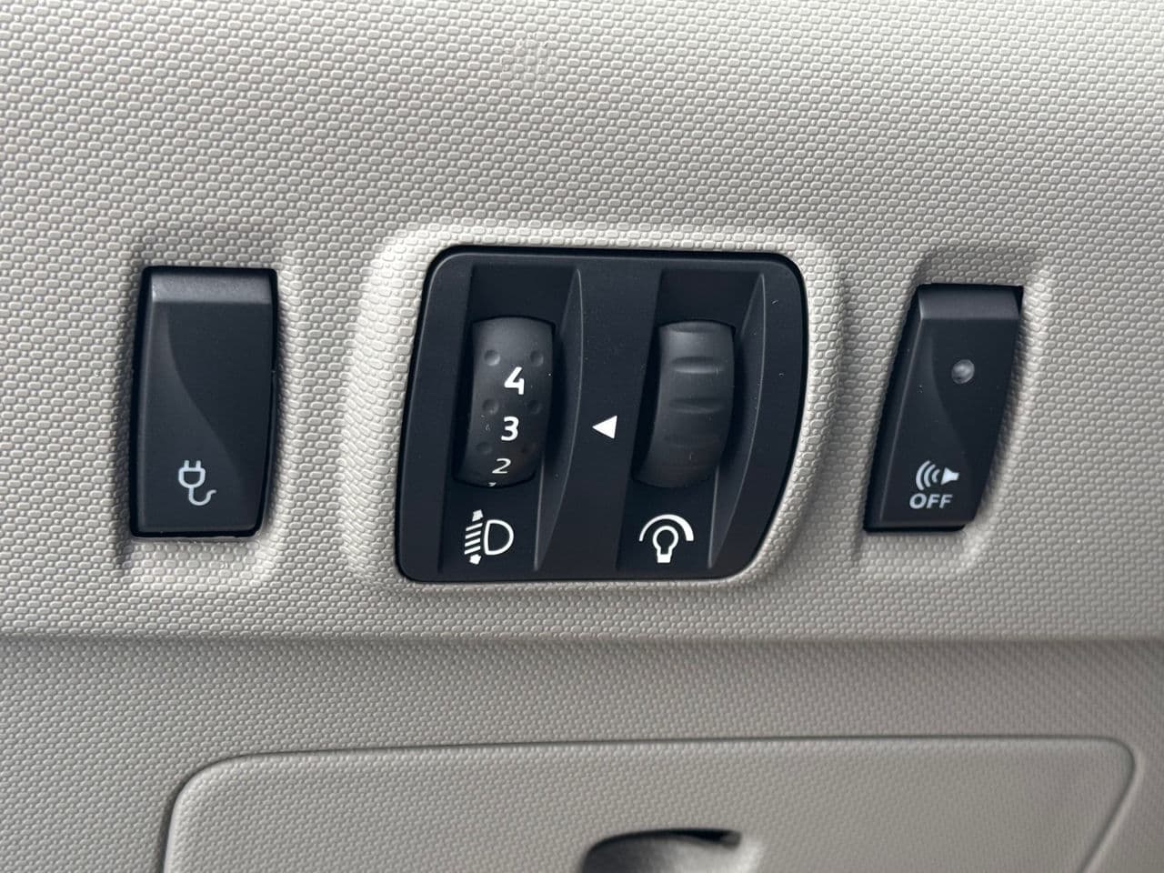 Renault ZOE 2019 — Миниатюра 16
