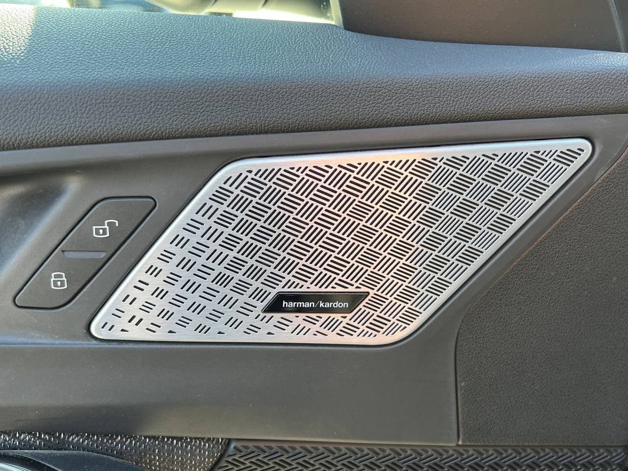 2023 BMW iX1 xDrive30 — Miniatură 6