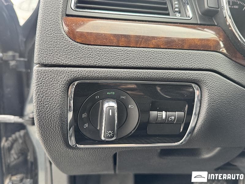 2013 Skoda Superb — Miniatură 16
