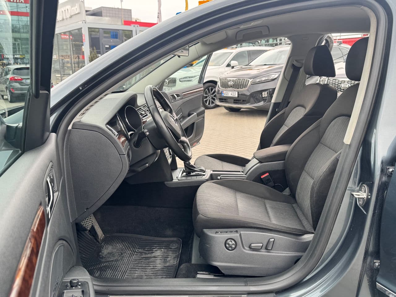 2013 Skoda Superb — Miniatură 5
