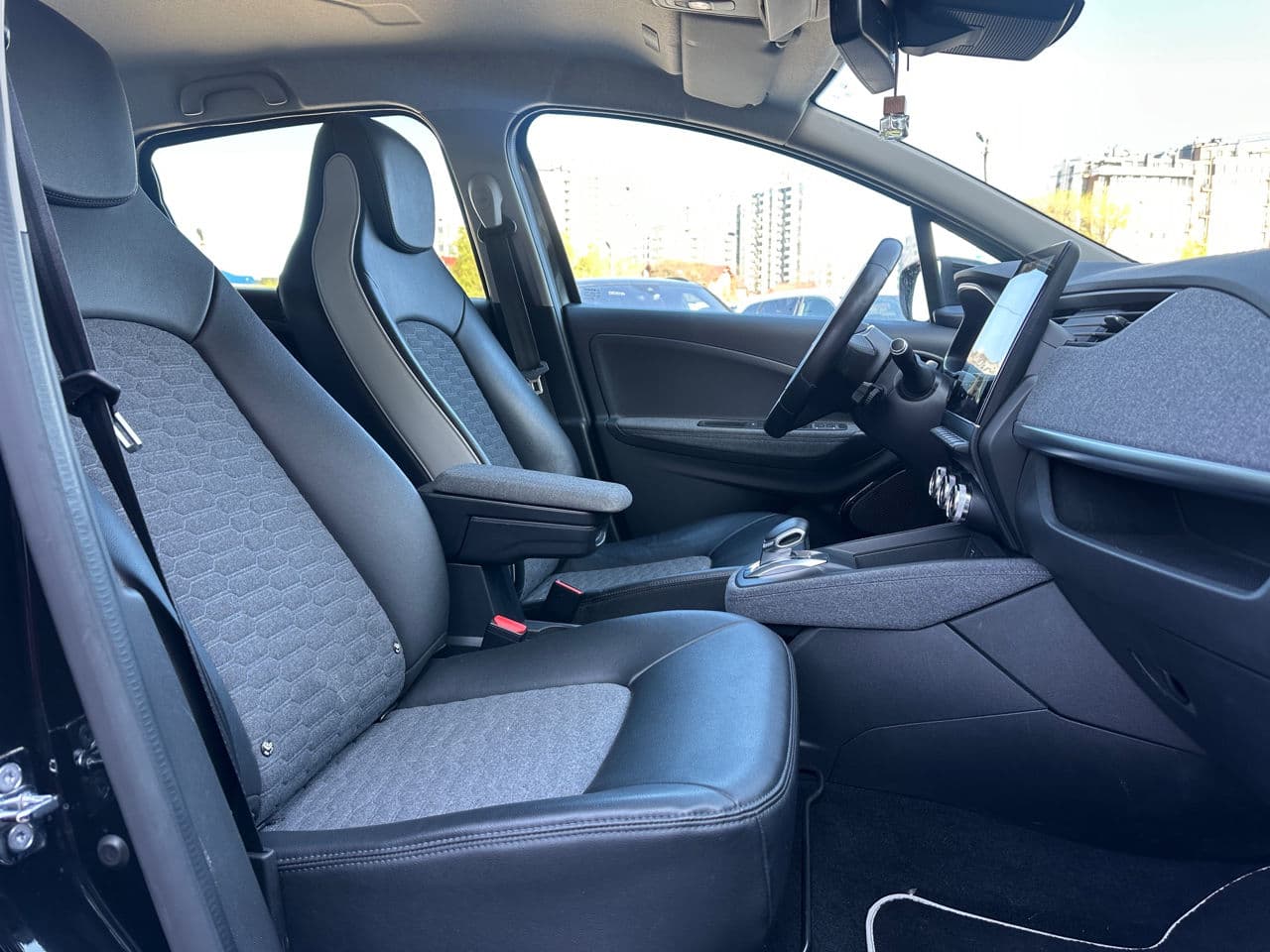 2021 Renault ZOE — Miniatură 13