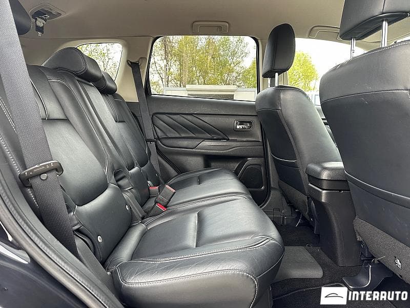 2015 Mitsubishi Outlander — Miniatură 16