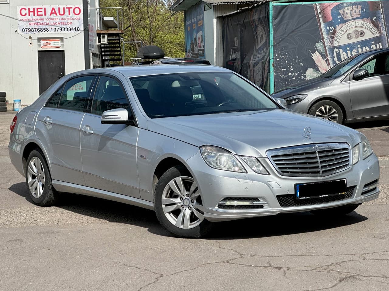 2011 Mercedes E 200 — Miniatură 3