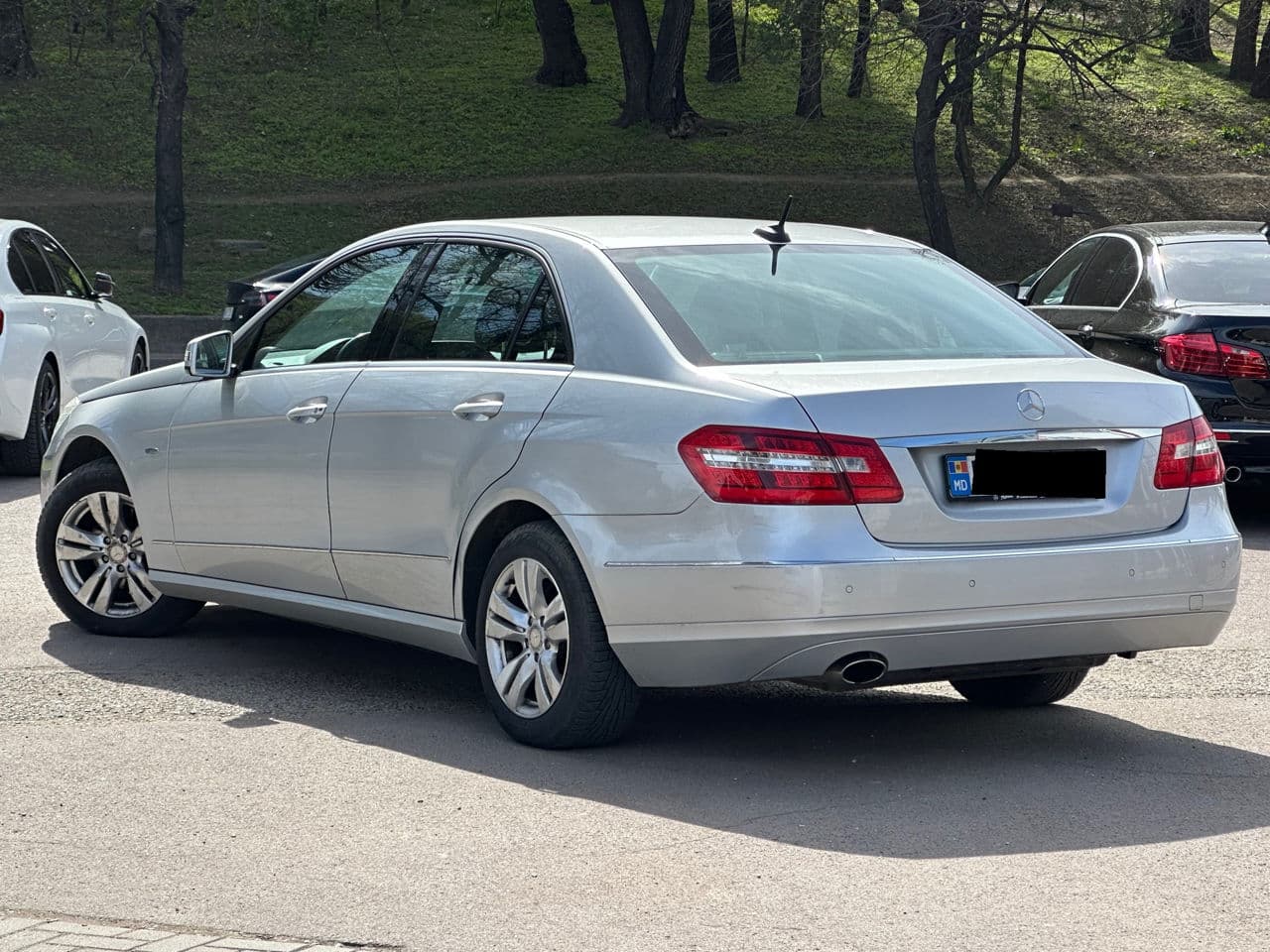 2011 Mercedes E 200 — Miniatură 2