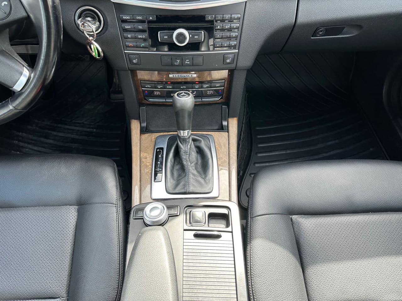 2011 Mercedes E 200 — Miniatură 11