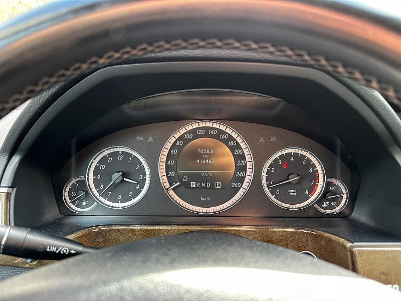 2011 Mercedes E 200 — Miniatură 9