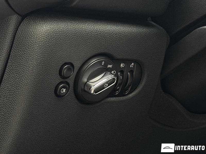 2015 Mini Cooper D — Miniatură 9