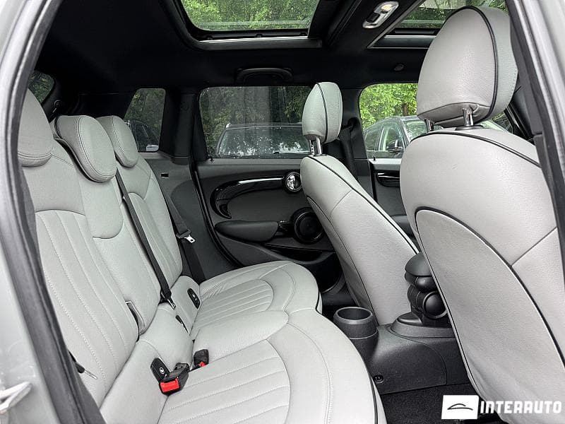 2015 Mini Cooper D — Miniatură 17