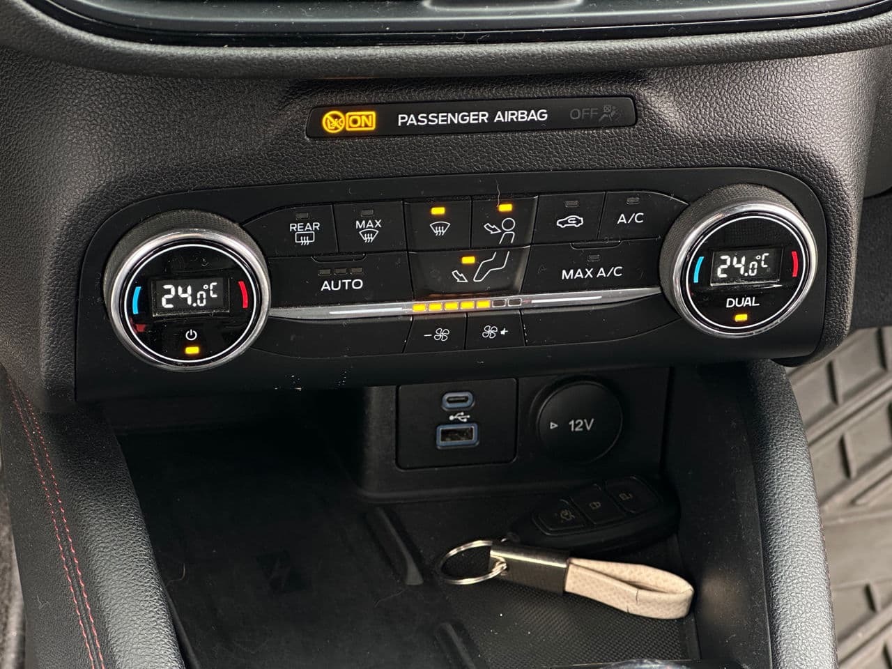 2020 Ford Kuga — Miniatură 10