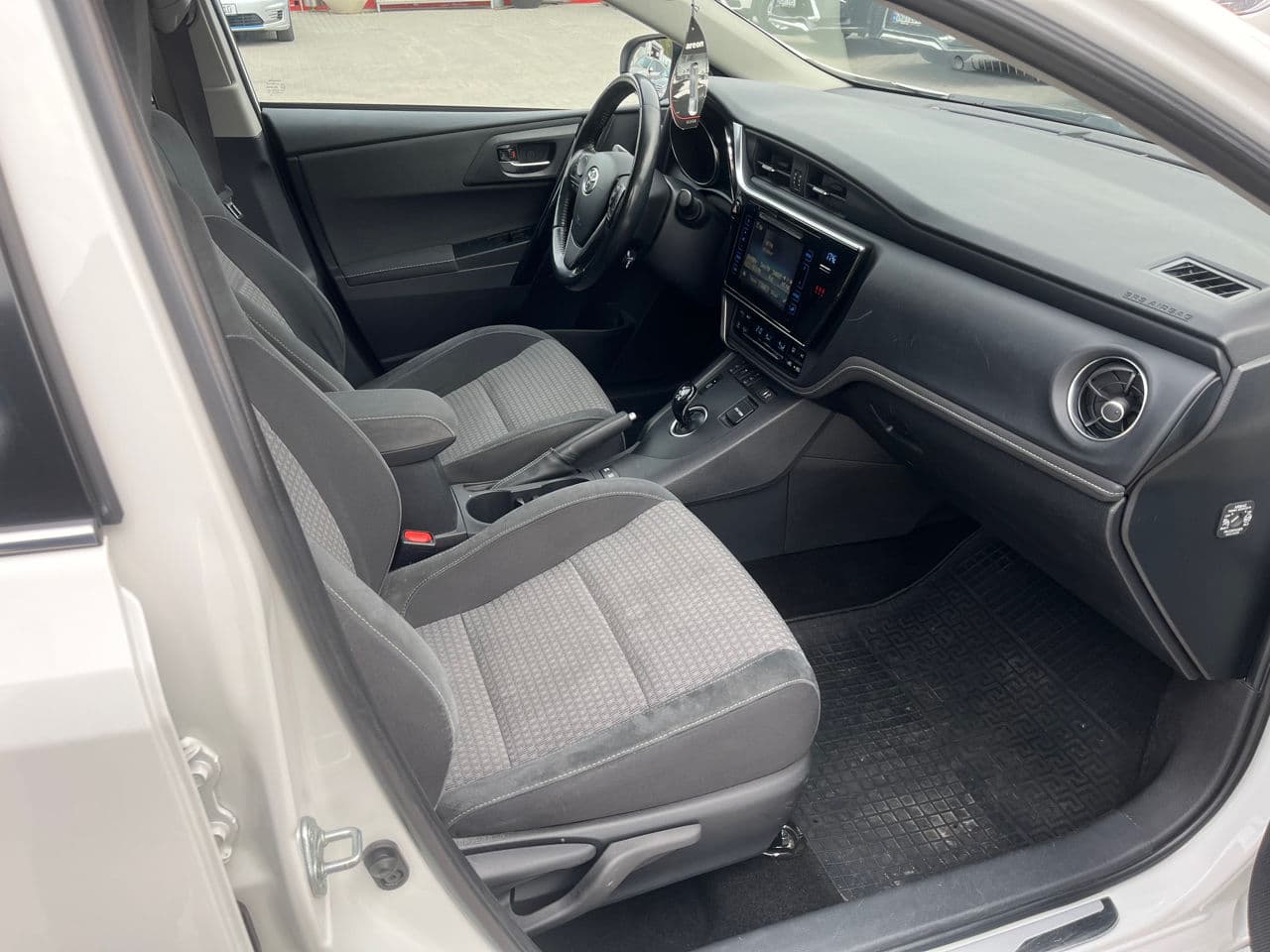 2018 Toyota Auris — Miniatură 14