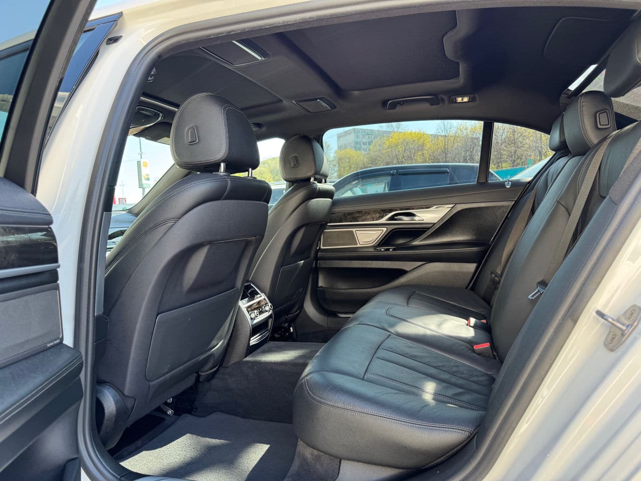 2018 BMW 740e — Miniatură 7
